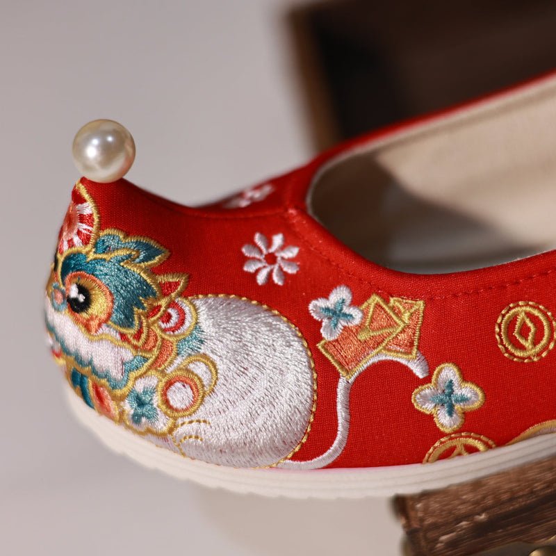 red Chinese hanfu shoes lion pattern new year shoes-Jianxi Hanfu
