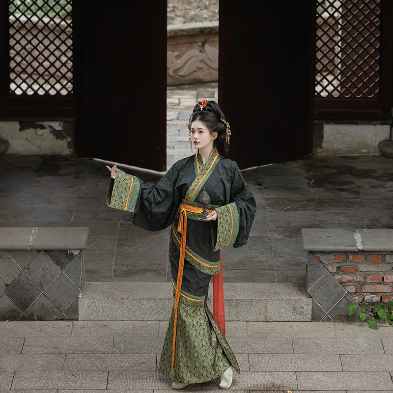 womne's black quju robe warring states period - Jianxi Hanfu