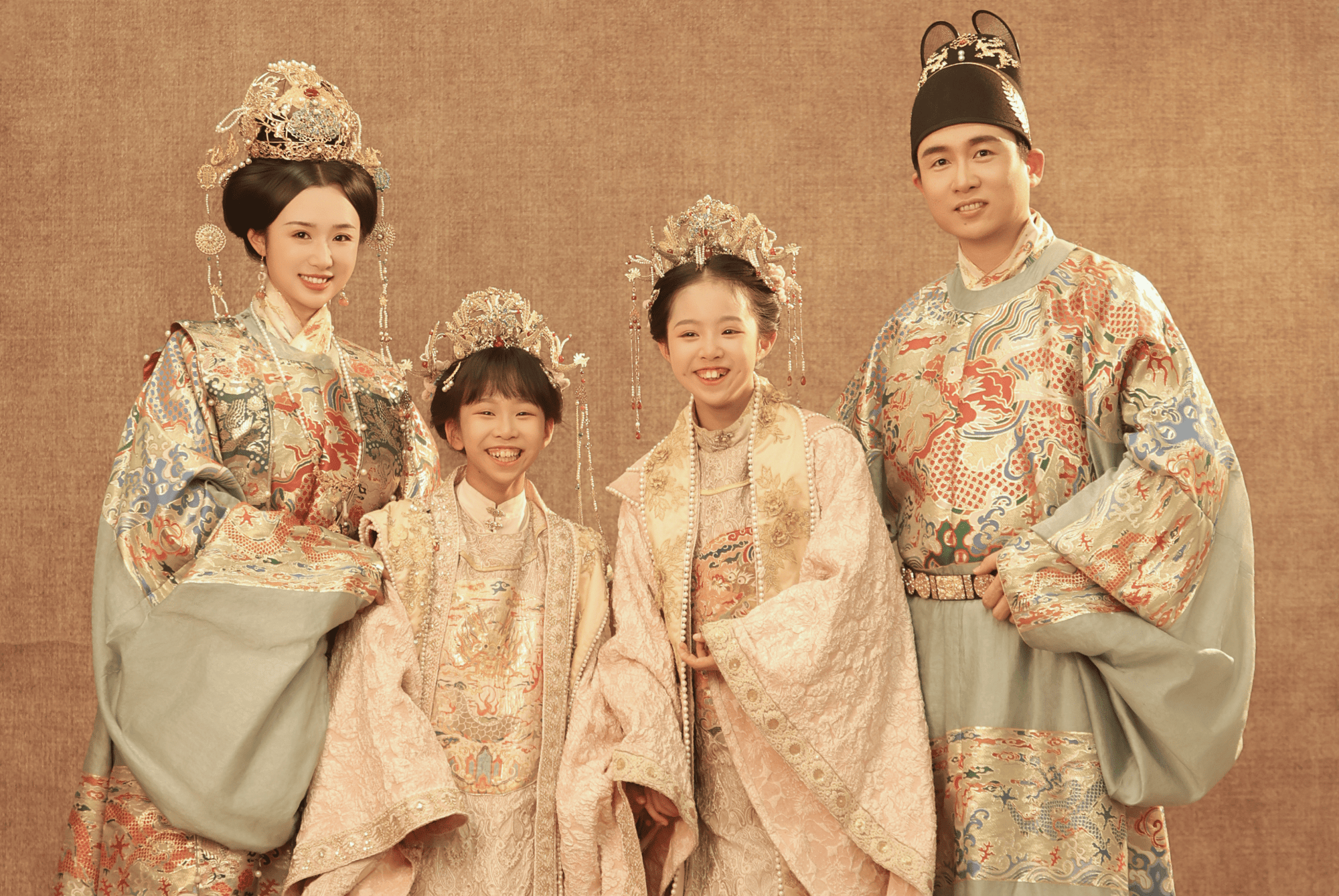 Family Hanfu Portraits