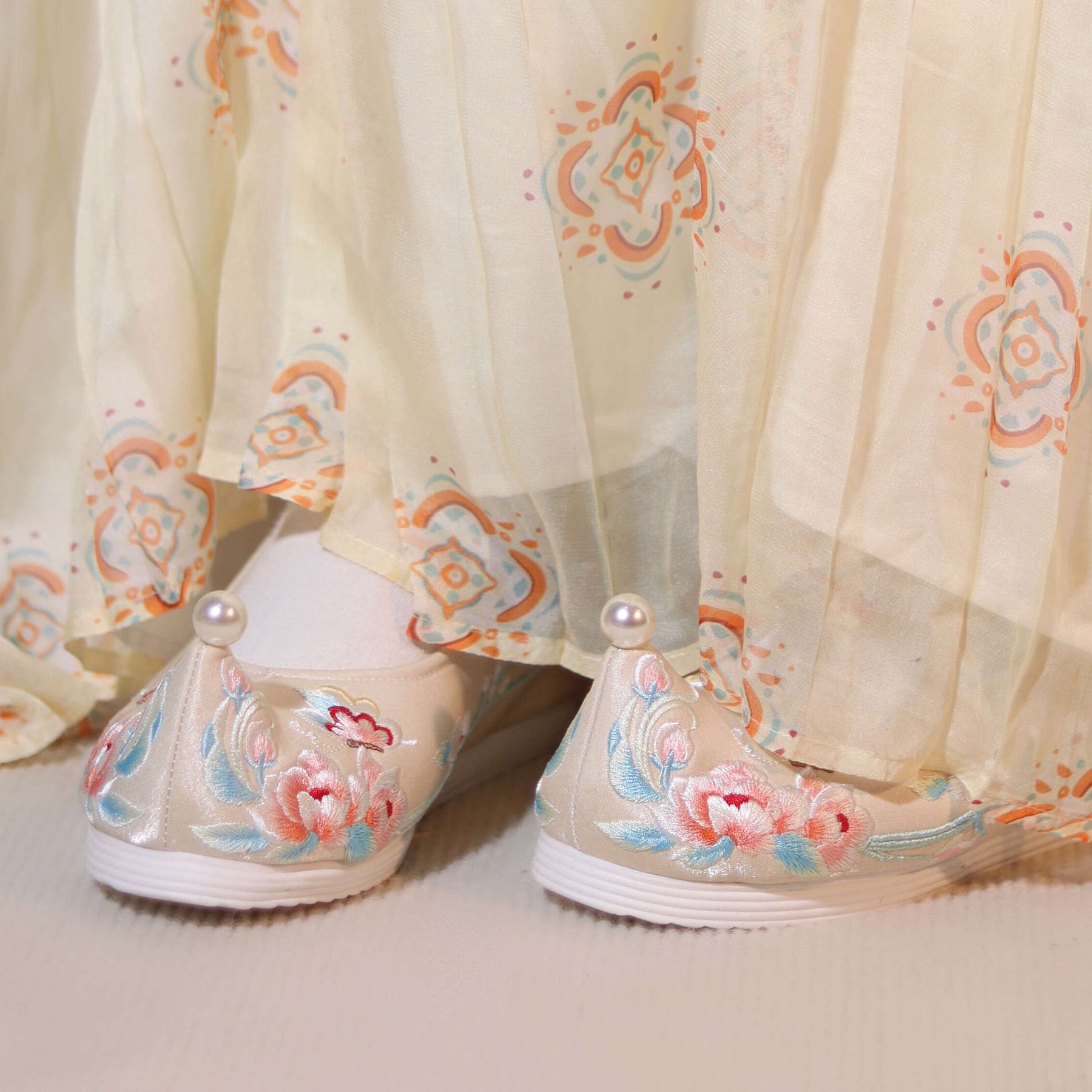 chinese shoes yellow hanfu shoes song dynasty cloth shoes-Jianxi Hanfu