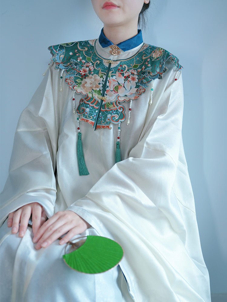 ming dynasty women's hanfu yunjian red flower cloud collar - Jianxi Hanfu