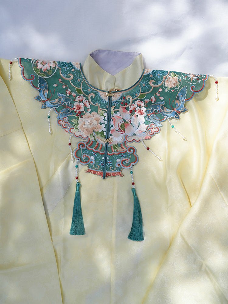 ming dynasty women's hanfu yunjian red lotus cloud collar - Jianxi Hanfu